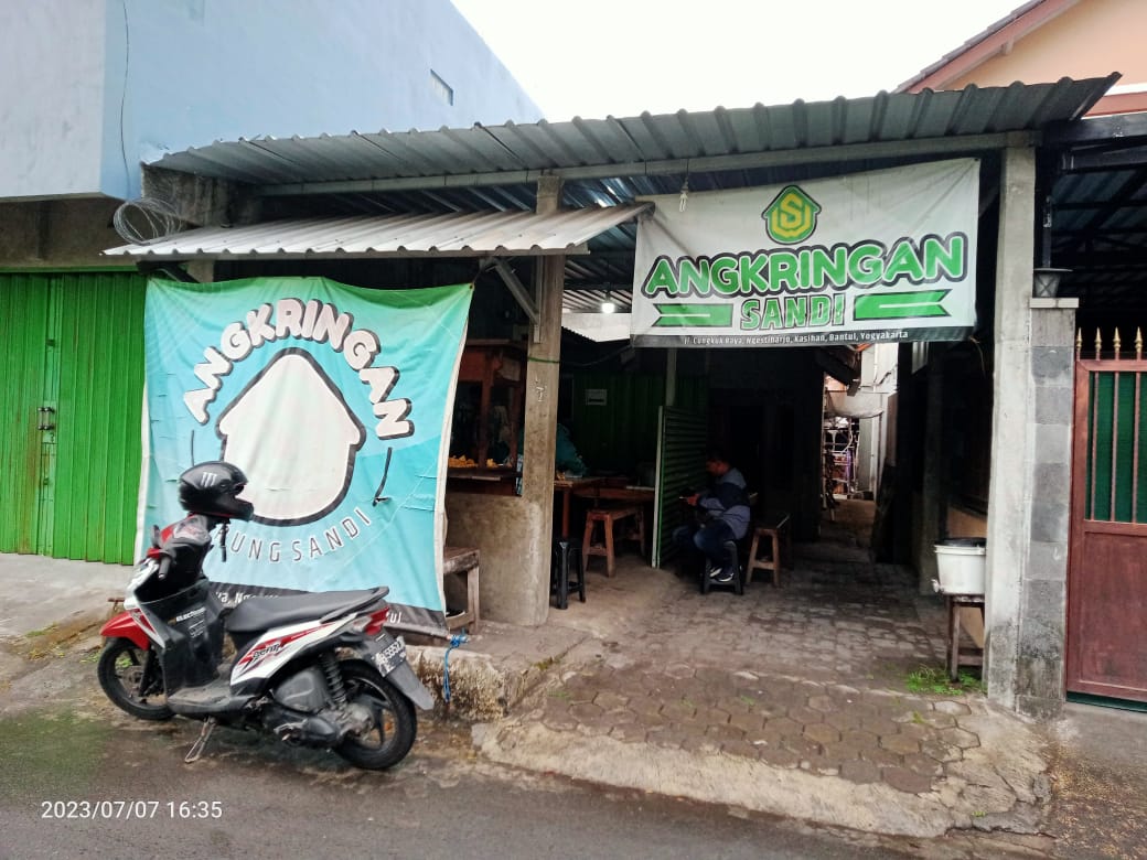 ANGKRINGAN SANDI