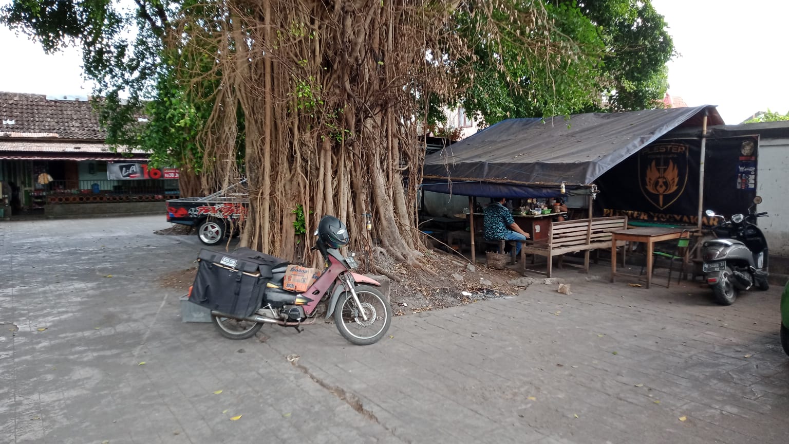 ANGKRINGAN SOR RINGIN ,  kota gede