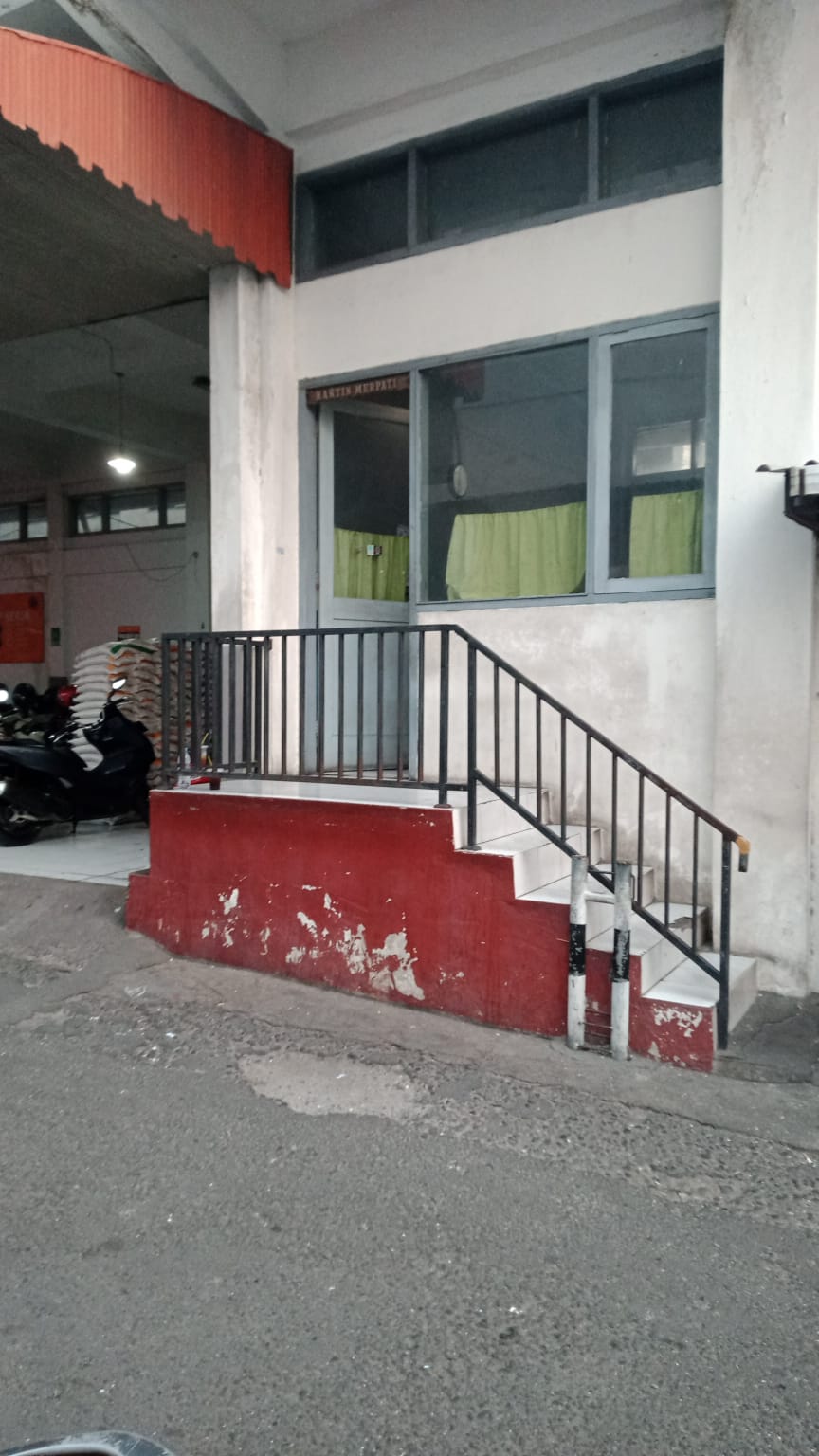 KANTIN KANTOR POS, mbak tari